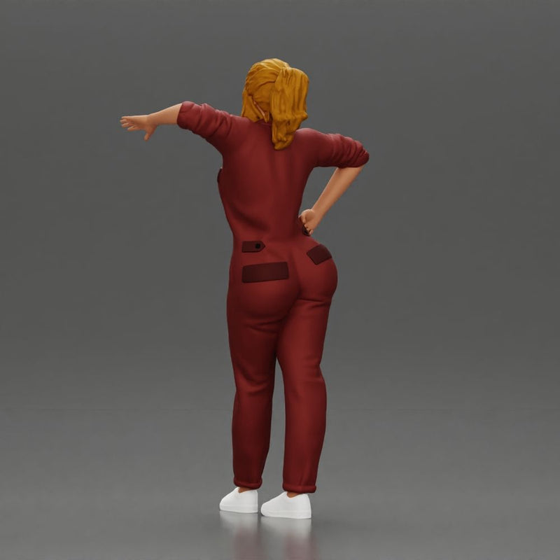 woman in jumpsuit leaning pointing forward ready for action - Only-Games