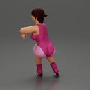 Roller skater in pink outfit performs balanced squat arms crossed - Only-Games