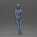 Woman leaning on the car wearing winter outfit and calm expression - Only-Games