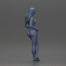 Naked woman posing with crossed legs - Only-Games