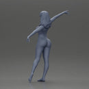 Naked Golden dancer spins gracefully - Only-Games