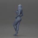 Naked woman posing with crossed legs - Only-Games