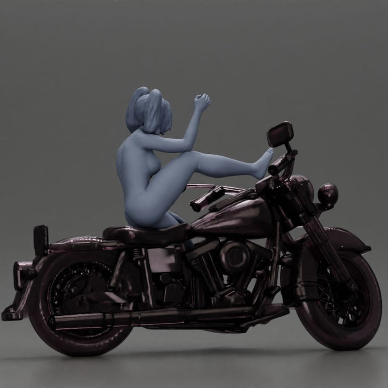 naked woman sitting on a motorcycle - Only-Games
