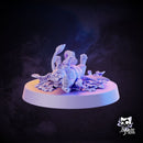 Displacer Beast Kitten – Playing in the Grass - Only-Games