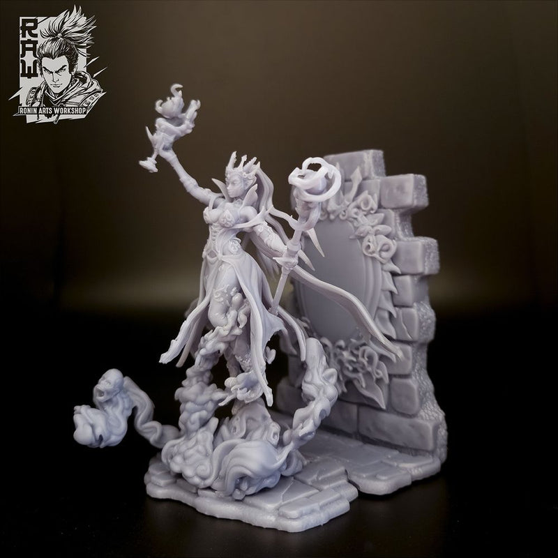 Queen Hilda - Evil Queen From Snow White - Only-Games