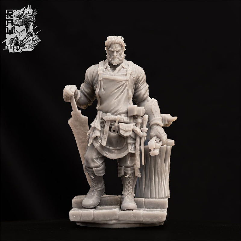 Gustave The Blacksmith - Living and Undead alts mini - 54mm - Only-Games