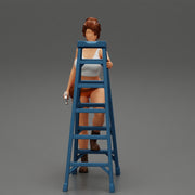 Young girl mechanic climbing the ladder - Only-Games
