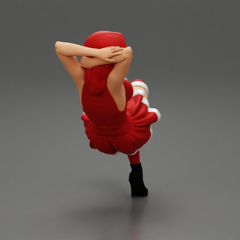 Santa Female sitting in vintage chair in hat - Only-Games