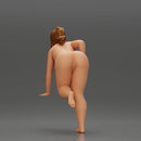 Naked Fitness girl in the gym training with a single-arm dumbbell row - Only-Games