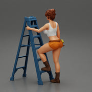 Young girl mechanic climbing the ladder - Only-Games