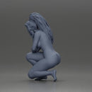 Naked girl sitting and looking - Only-Games