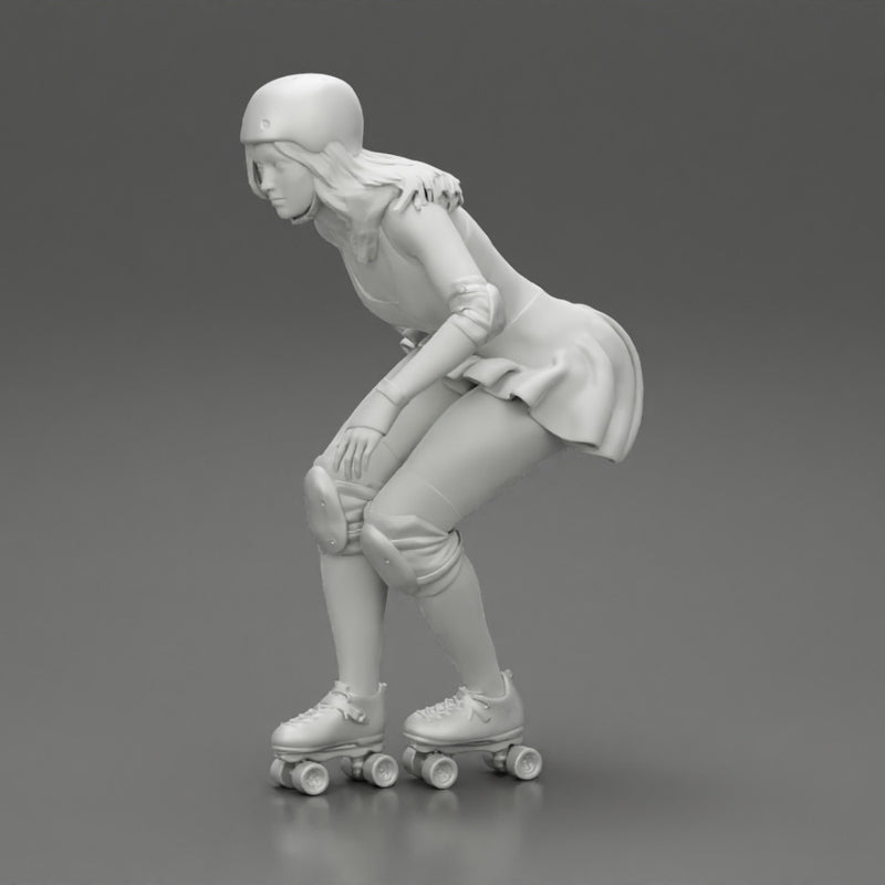 roller derby girl rolling fast with helmet - Only-Games