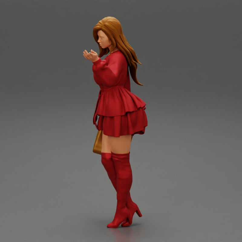 Young woman wearing beautiful Fashion dress and holding handbag - Only-Games