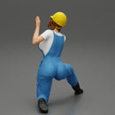 automotive mechanic girl with suit and helmet check the car - Only-Games