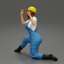 automotive mechanic girl with suit and helmet check the car - Only-Games