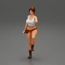 Young girl mechanic climbing - Only-Games