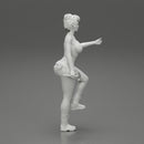 Young girl mechanic climbing - Only-Games