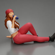 Tired woman mechanic in shirt pants and backwards cap sitting and drinking water during from bottle - Only-Games