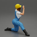 automotive mechanic girl with suit and helmet check the car - Only-Games