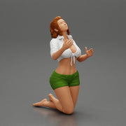 Sexy girl in mini shirt and jean shorts sitting on her knees - Only-Games