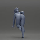 Naked Fitness girl in the gym training with a single-arm dumbbell row - Only-Games