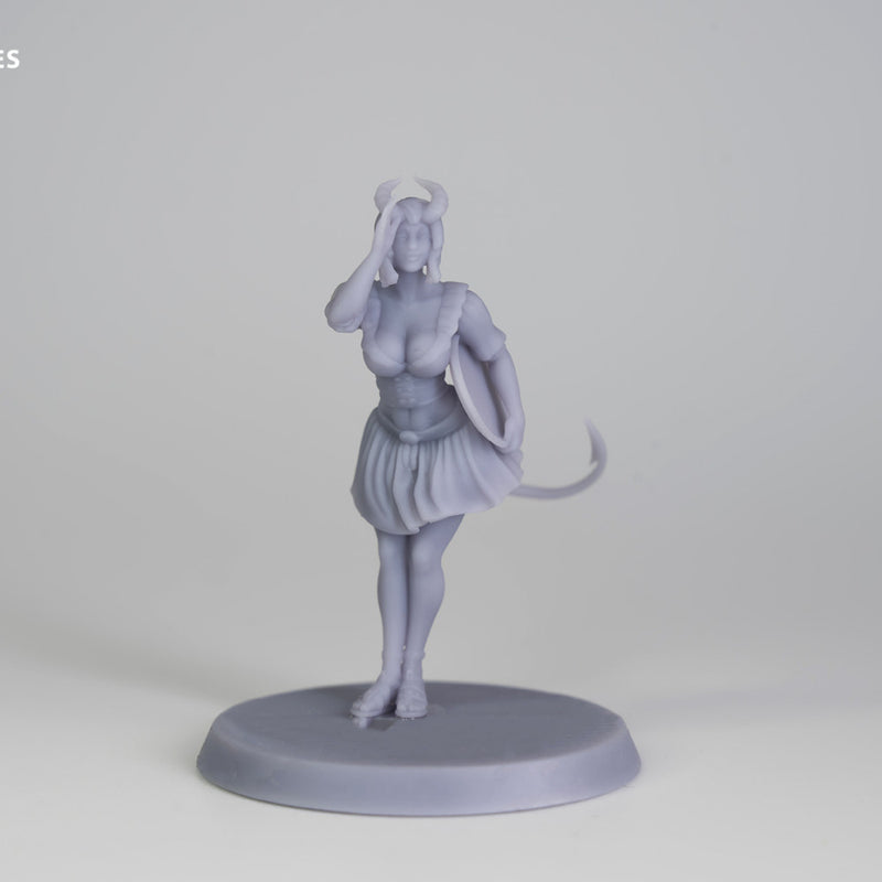 Tiefling Barmaid 02 - 2 Variants - Only-Games