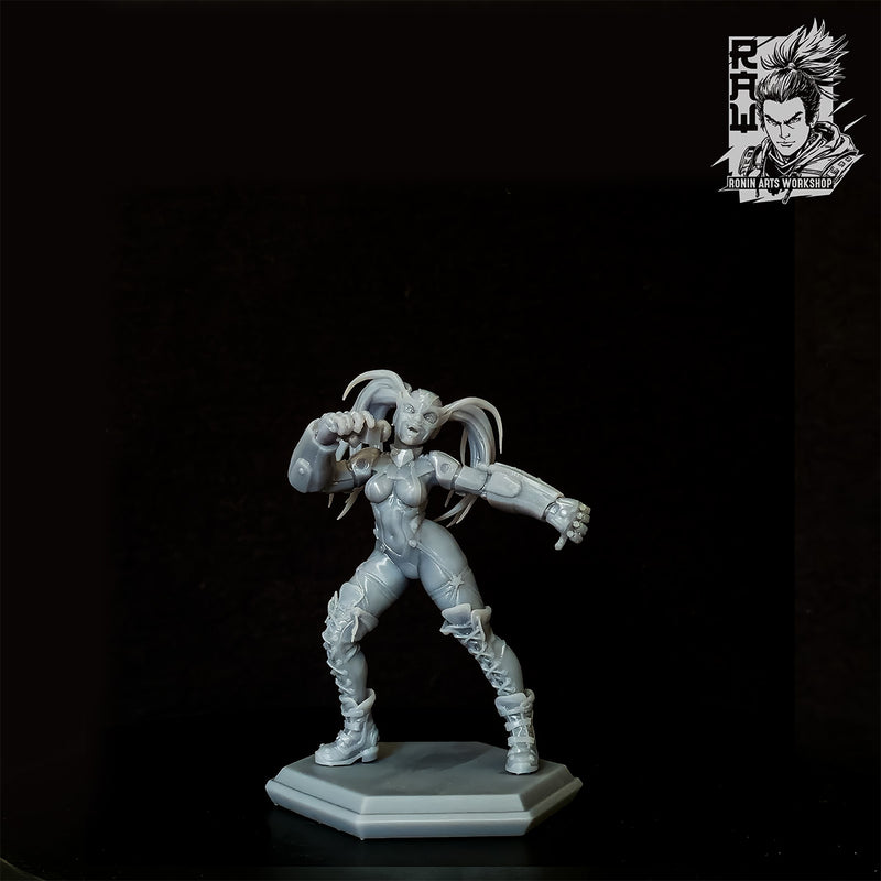 La Justiciera - Cyberpunk Luchadora 35mm - Only-Games