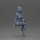 Naked woman sitting in short hair - Only-Games