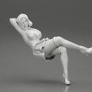 Santa Female sitting in vintage chair - Only-Games