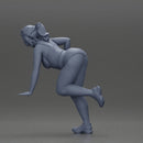 Fitness girl in the gym training with a single-arm dumbbell row - Only-Games