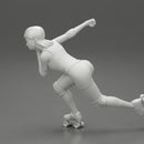 Derby girl speed skating around the bend fast - Only-Games