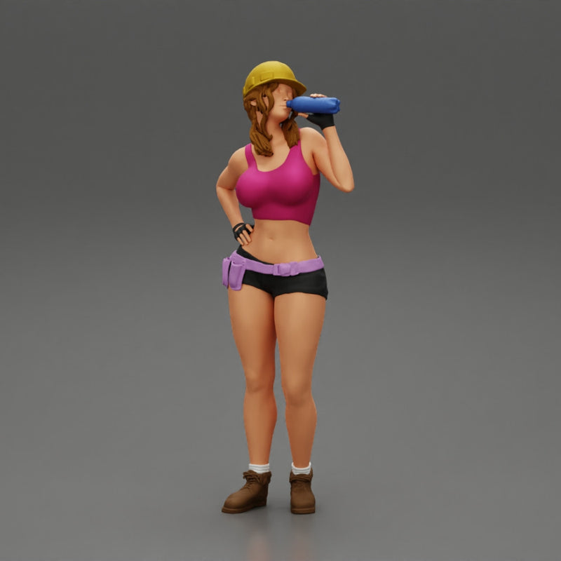 Sexy girl mechanic drinks water during a break - Only-Games