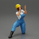 automotive mechanic girl with suit and helmet check the car - Only-Games