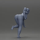 Naked Fitness girl in the gym training with a single-arm dumbbell row - Only-Games