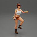 Young girl mechanic climbing - Only-Games