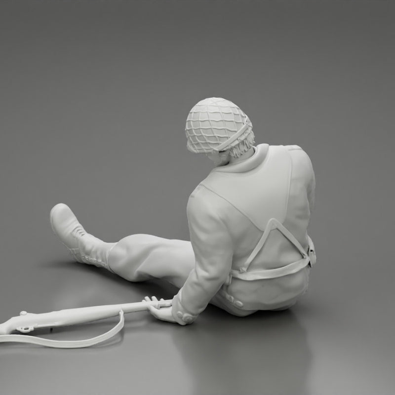 A soldier who fell after a strong battle and is waiting for help + weapons - Only-Games