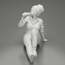 Tired woman mechanic sitting and drinking water during from bottle - Only-Games