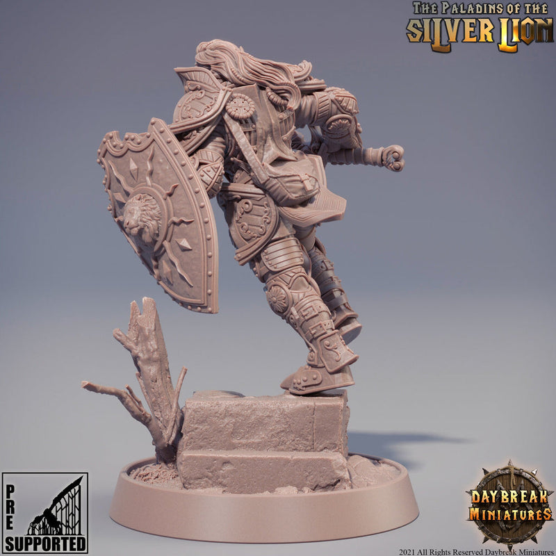 Paladin | Female Paladin  | Miniature | Heavy Armor | Dungeons and Dragons | 28mm Scale | 32mm scale | Pathfinder | D&D | - Only-Games