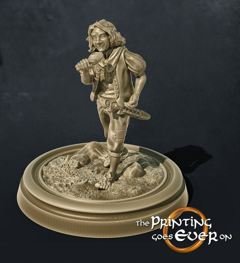 Halfling Adventurer | Hobbit mini| Resin Miniatures | Dungeons and Dragons | 28mm, 32mm, 75mm Scale | Pathfinder | Figure  model Painting | - Only-Games