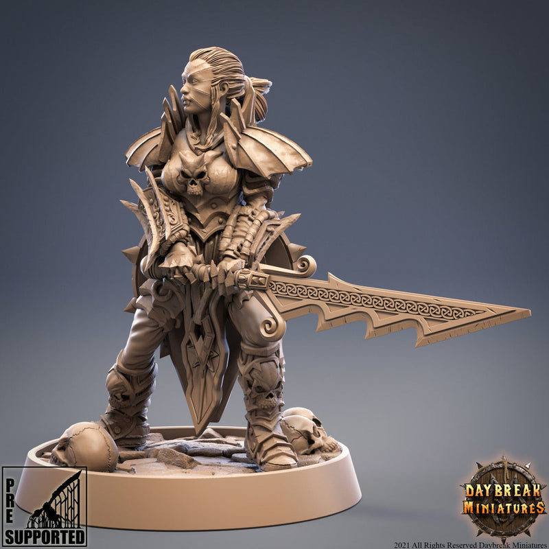 Female Vampire Duchess Warrior | 28mm, 32mm, 75mm Scale | Dungeons and Dragons | Pathfinder | Strahd | - Only-Games