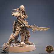 Female Vampire Duchess Warrior | 28mm, 32mm, 75mm Scale | Dungeons and Dragons | Pathfinder | Strahd | - Only-Games