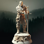 Human Ranger Fighter with Sword | Miniature | 28mm, 32mm, 75mm, 100mm Scales | Pathfinder Figure | DnD | Figurine unpainted | - Only-Games