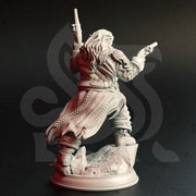 Gnome Gunslinger Fighter Artificer | Unpainted Miniature | 28mm,32mm,54mm,75mm,100mm Scales | Pathfinder Figure | DnD Figurine | DM Stash - Only-Games