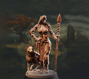 Female Fighter, Ranger, Spear and Hound | D&D 5e Mini | 5 Sizes /Scales - Only-Games