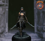 Female Rogue with Daggers, PaintedOrNot Original Design Unpainted Mini | 5 Sizes /Scales - Only-Games