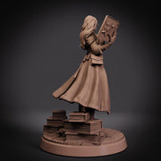 Female Wizard Miniature | Diviner Mage with Book | Resin 28mm 32mm 54mm 75mm 100mm - Only-Games