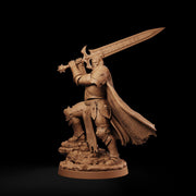 Fallen Paladin Miniature | Aevridan Greatsword Dark Knight | PaintedOrNot Original DnD Pathfinder - Only-Games
