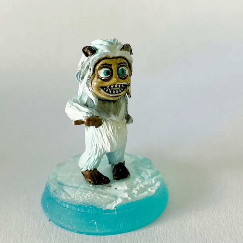 BABY YETI CRYING - Papsikels Miniatures - Miniatures by