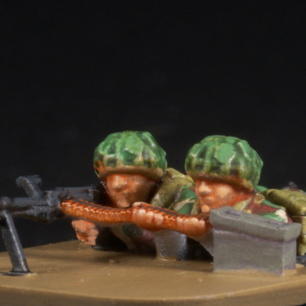 10 & 15mm British Infantry in Helmets with L7A2 GPMGs (12 models) - Only-Games