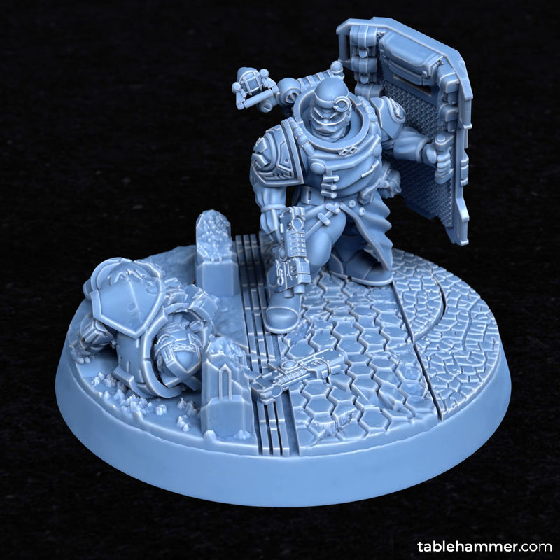 Forgeheart Medicus – SCENIC base (space dwarf combat medic with shield) - Only-Games